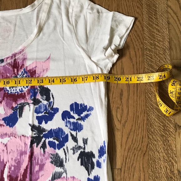 Lucky Brand tee with flowers in EUC - Picture 5 of 10